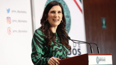 Kenia López eleva presión sobre Rocha Moya y plantea ruta constitucional